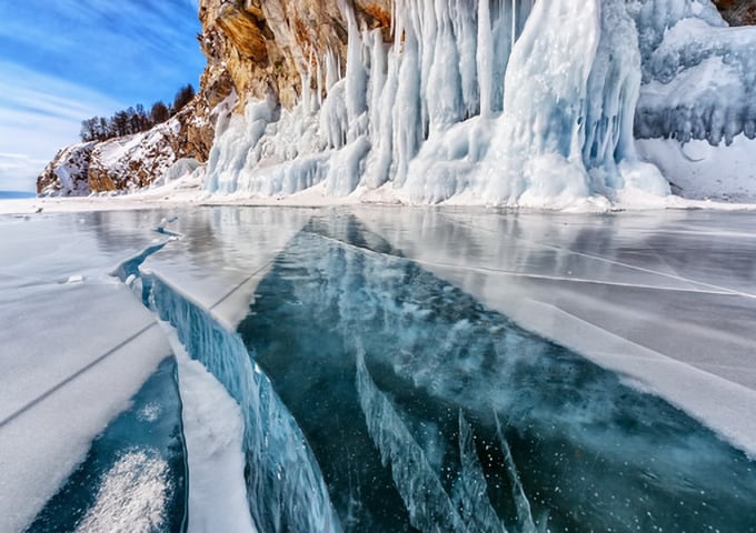 幻想の氷上世界 冬のバイカル湖（ロシア）｜西遊旅行の添乗員同行ツアー 144号