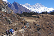 エベレスト展望ロッジに2連泊シェルパの里山歩きと4,000mピーク登頂